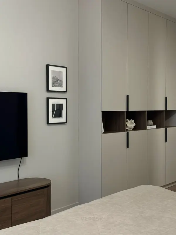 Распашные шкафы