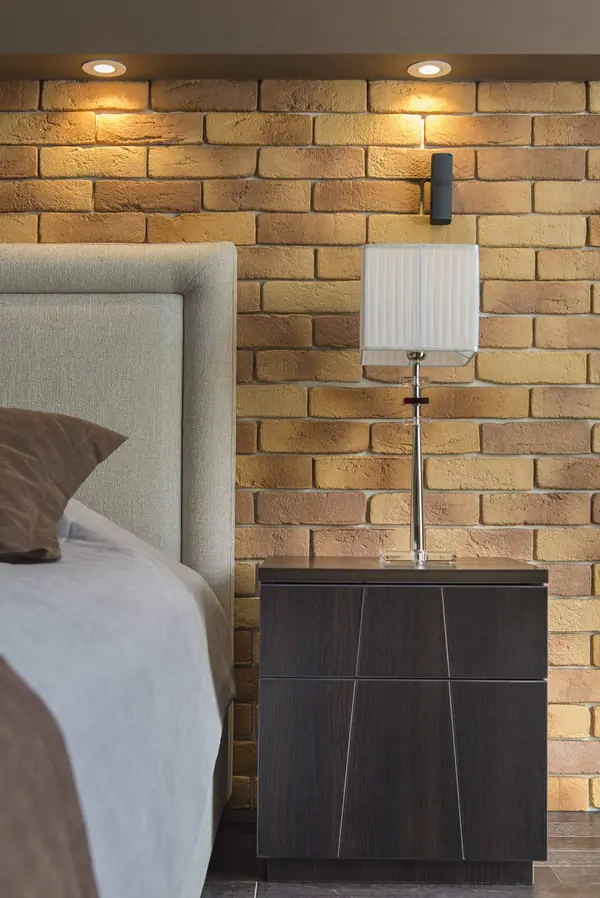 Частная квартира для него