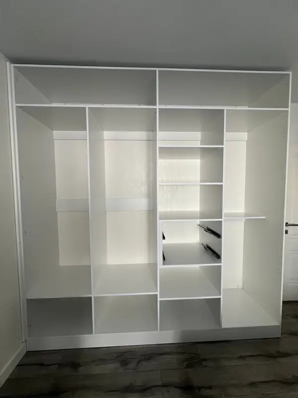 Стильный шкаф (сборка в деталях)