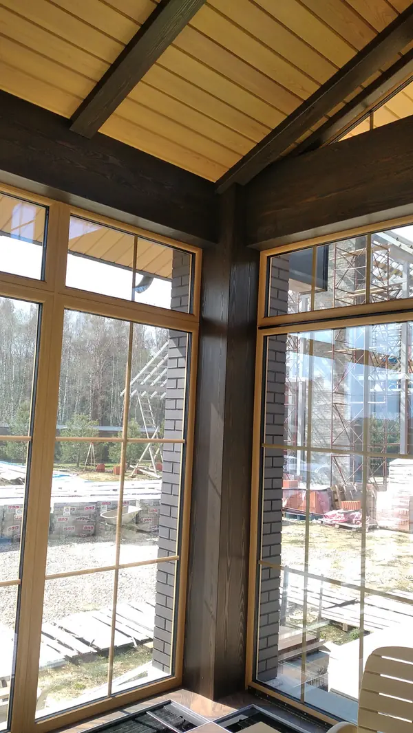 Отделка лиственницей загородного дома в КП «Можайское Море»