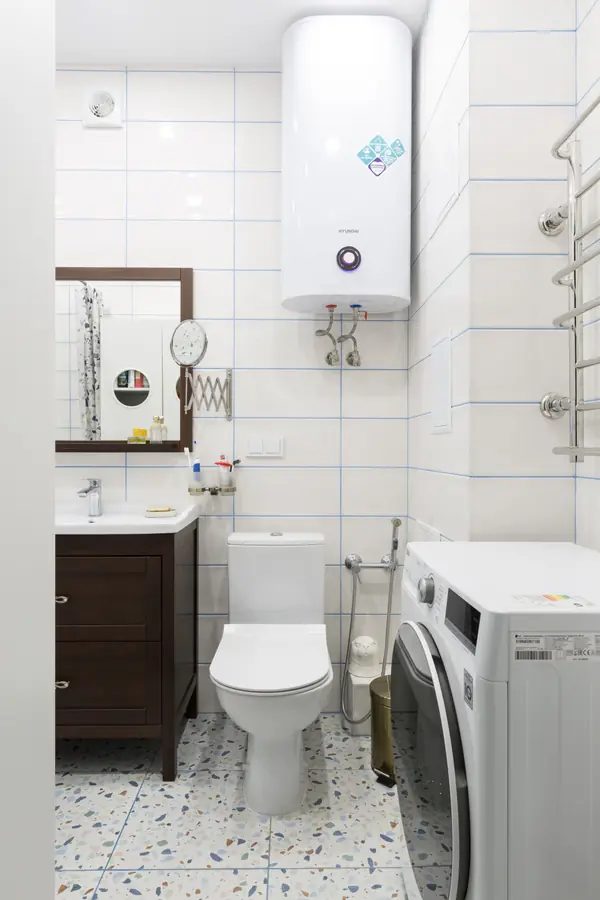 Ванная комната 4.66 кв.м с тераццо и синей затиркой.