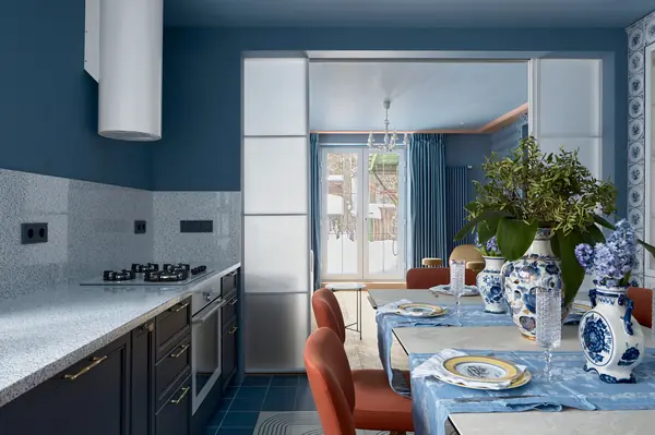 Гжель и маркетри, кухня-гостиная