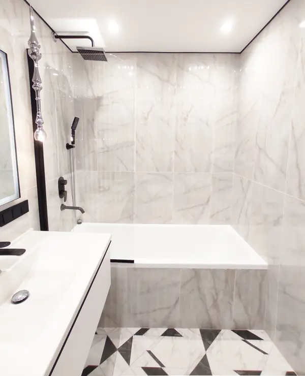 Черно-белая ванная комната 4,45 кв.