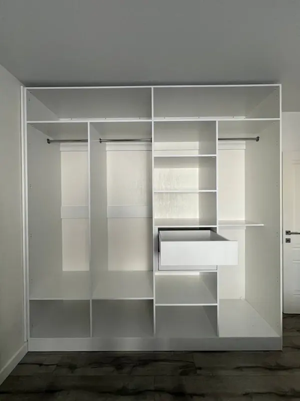 Стильный шкаф (сборка в деталях)