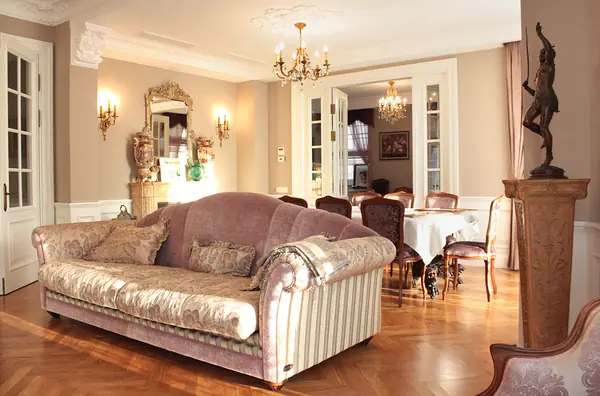 Recreating the Interior of the Chekhov’s Period in a Suburban Residence