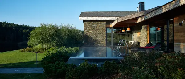 Дом на реке | Barn by a River