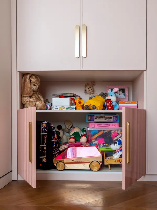 Меблировка детской в розовых тонах
