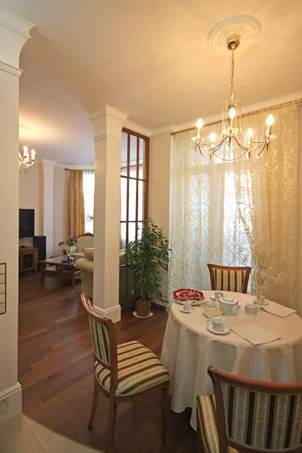 РЕСПЕКТАБЕЛЬНЫЙ ИНТЕРЬЕР КВАРТИРЫ В Ж/К "ШУВАЛОВСКИЙ"