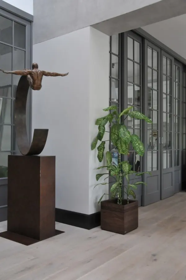 Wood panters in moden Moscow house