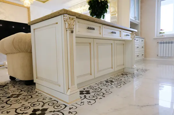 Традиционная итальянская классика в большой квартире