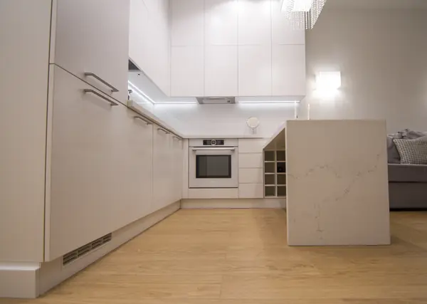 Кухня в стиле хай-тек