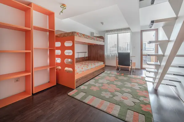 Варна, Хан Пресиян 16