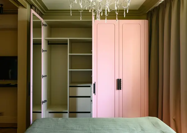 Шкаф для передачи "Квартирный вопрос"