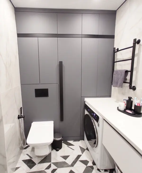 Черно-белая ванная комната 4,45 кв.