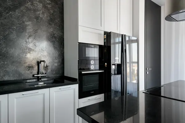 Игра черного и белого