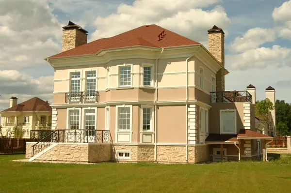 Искусственный камень в экстерьере