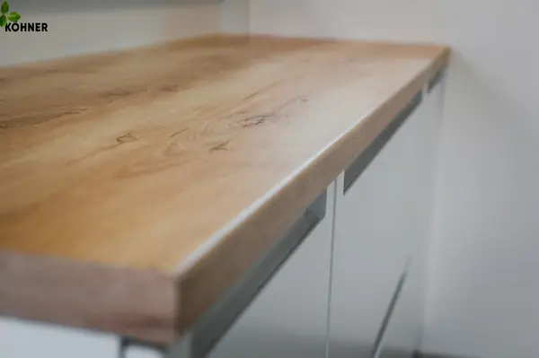 Кухня в скандинавском стиле в мансардной квартире