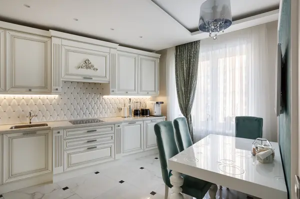 Реализованный проект 3хкомнатной квартиры в классическом стиле с элементами Ар Д