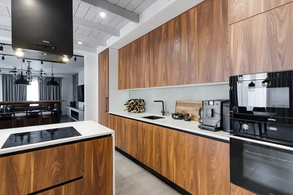 Минималистичная кухня с акцентом на натуральность!