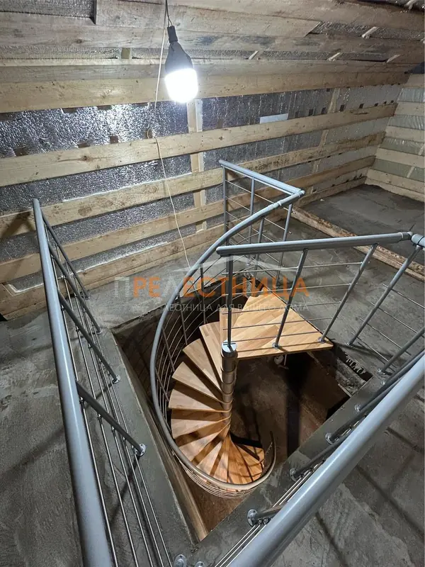 Винтовая лестница на второй этаж Dolle Style d140 RAL 9006
