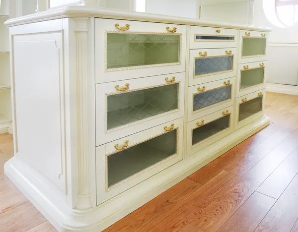 Гардеробная в Классическом стиле