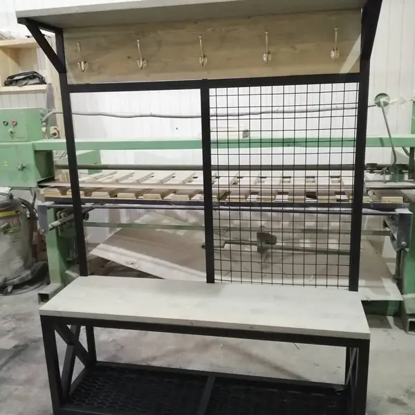 Прихожая из массива сосны