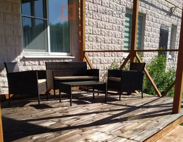 Терраса из каменной древесины