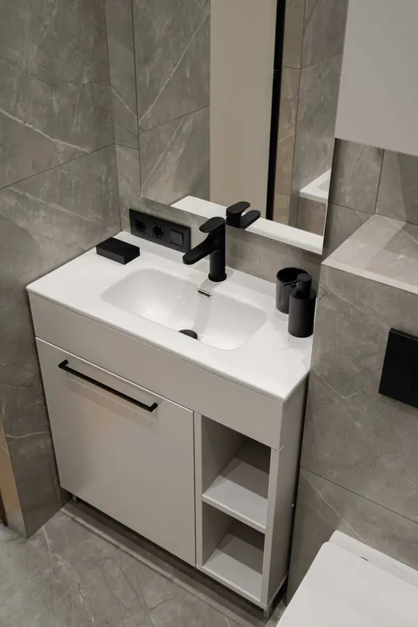 Серый минимализм | 58 кв.м.