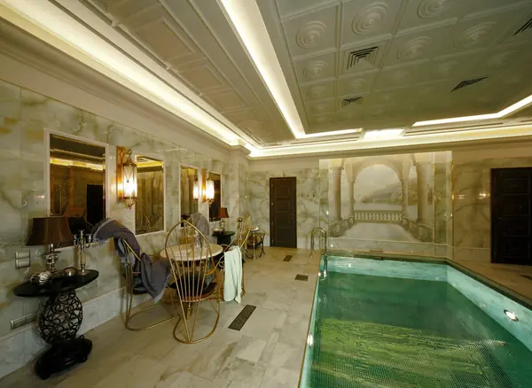 Баня с бассейном