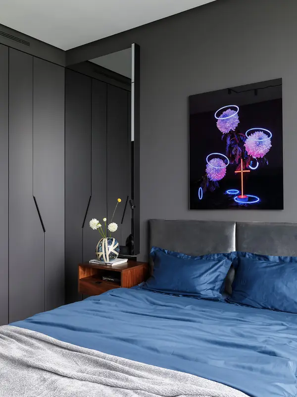 Монохромный минимализм