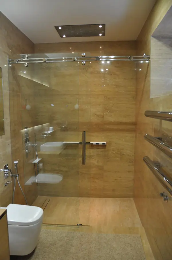 Душевые и стеклянные перегородки на фурнитуре MWE Германия