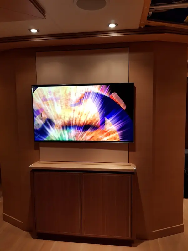 Модернизация мультимедиа систем на Мега яхте Waverunner 41метр