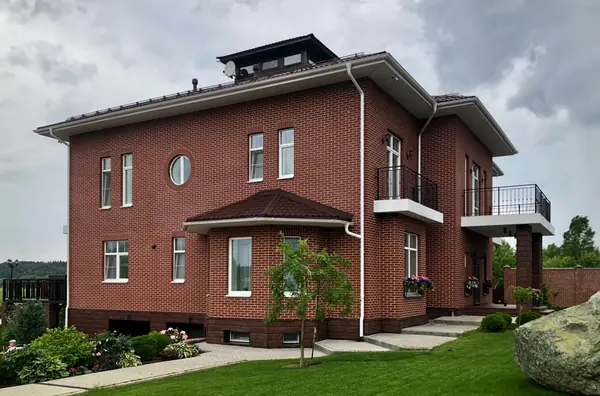 Двухэтажный дом в Кубинке