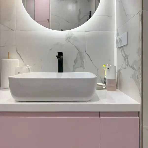 Ванная комната в розовом цвете