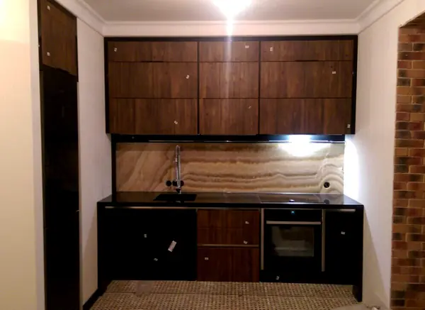 Кухня лофт дерево плюс черный, санузел дерево