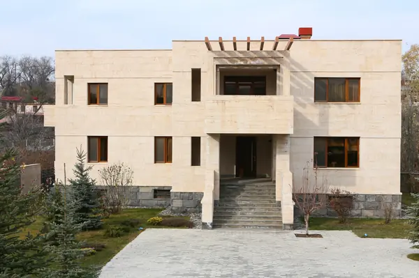 Mansion reconstruction