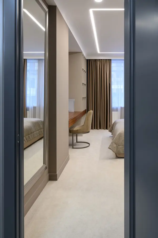 Строгая неоклассика для молодой семьи