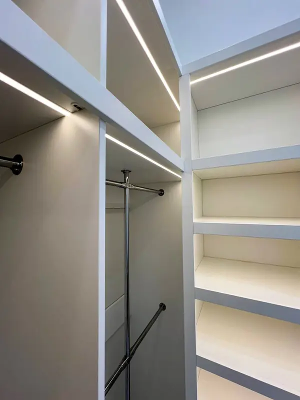 Гардеробные с подсветкой