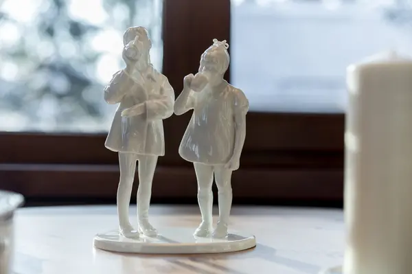 Дачный ответ: "Синяя кухня у белого камина"