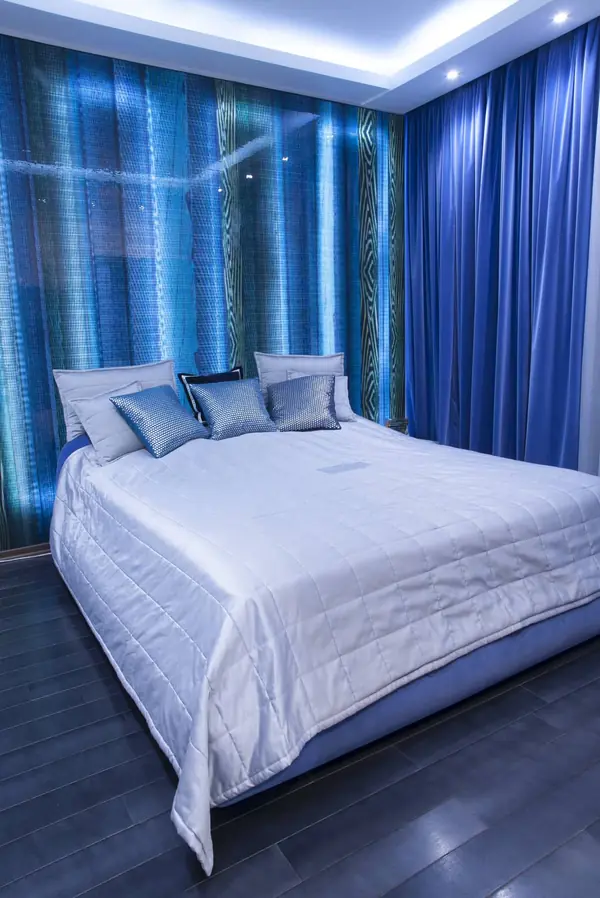 КВАРТИРА-СТУДИЯ 61,17 M2, В СТИЛЕ ПОП-АРТ НА САВВИНСКОЙ НАБ.