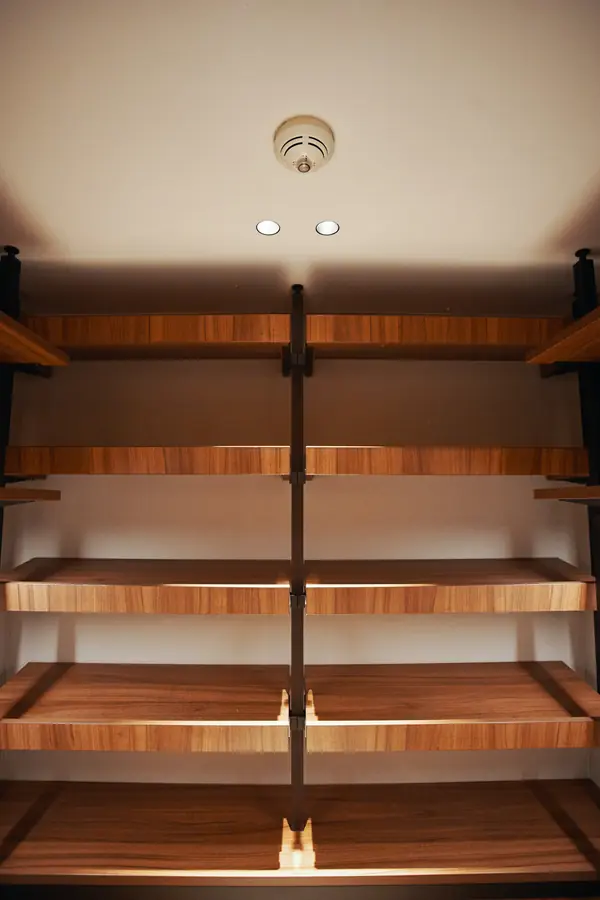 raumplus в интерьере квартиры на Минской, гардеробная UNO коридор