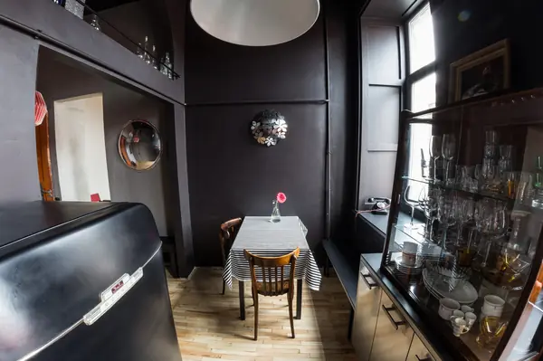 Небольшая двухъярусная квартира