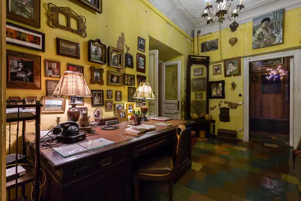 Квартира у Львиного мостика