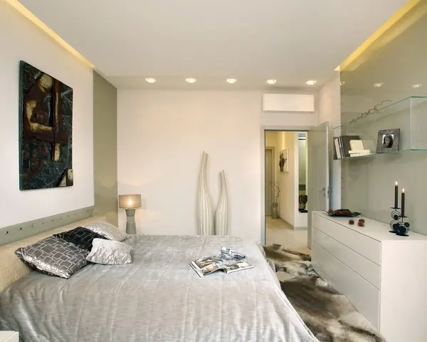 Интерьер квартиры в стиле минимализм с особенным цветовым решением