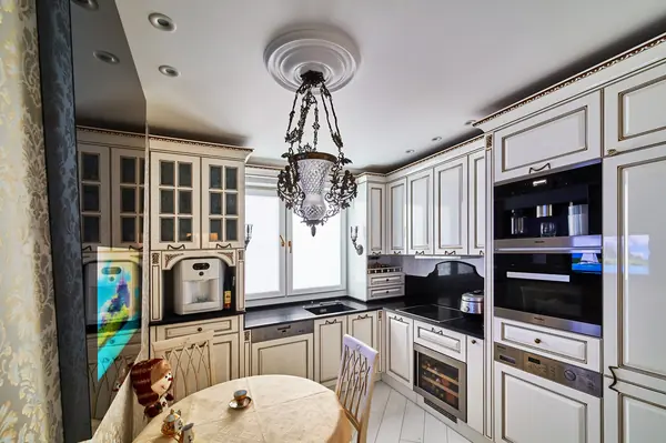 Дизайнерский телевизор на кухню