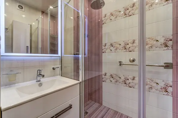 2к квартира, пр. Орджоникидзе, Спб.