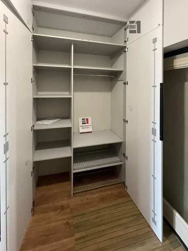 Шкаф распашной белый