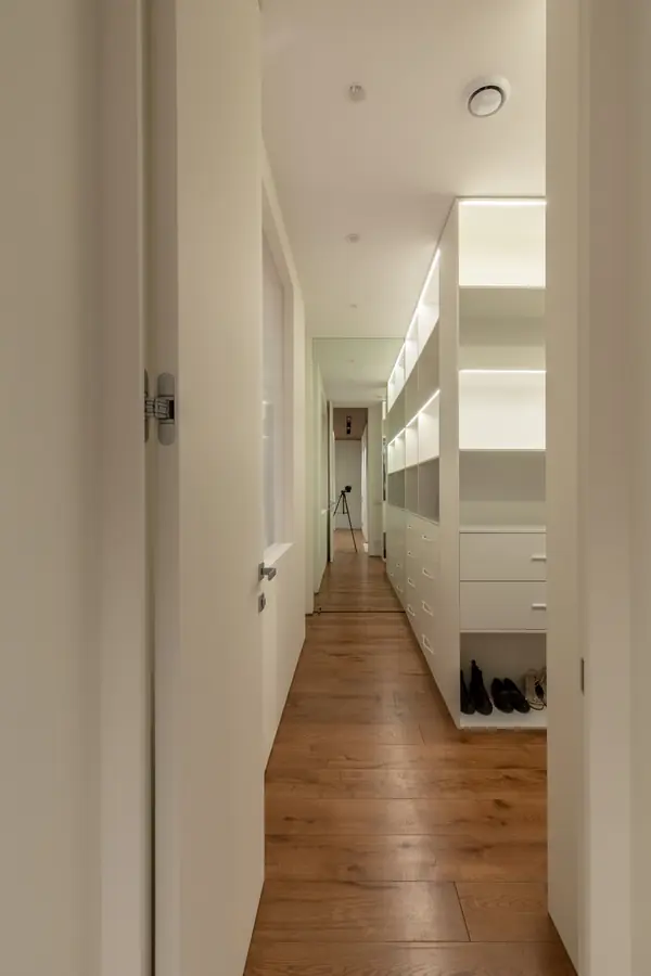 Коридор и гардеробная