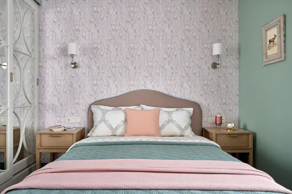 Двухкомнатная квартира с ярким дизайном 65 м2