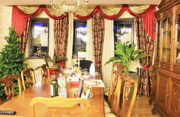 Шторы с ламбрекеном. Новая Рига